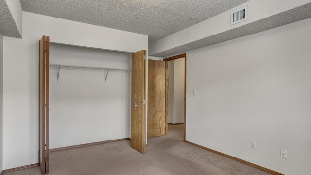 Spacious 2 bedroom in Garden City available! in Long Term Rentals in Winnipeg - Image 3