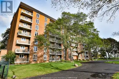 6620 THORNBERRY Unit# 205 Windsor, Ontario