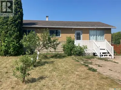This is a great opportunity to own this 864 sq ft home featuring 4 bedrooms, 2 baths and 2 kitchens!...