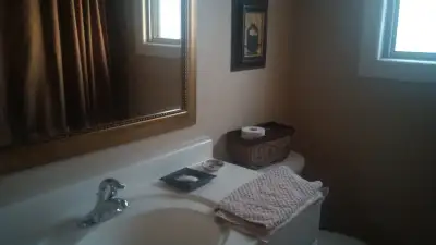 Room for rent by Seneca