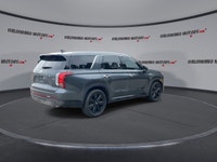 // ACCIDENT FREE!! // Meet the 2023 Hyundai Palisade Urban 7-Passenger AWD, a confident, family-read... (image 7)