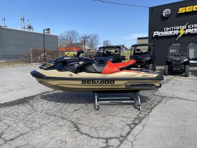 2025 Sea-Doo RXT-X 325 Metallic Tan Lava Red Premium in Personal Watercraft in Cornwall - Image 9