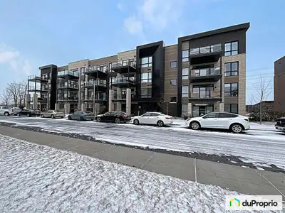 ***Libre immédiatement*** Immeuble de 4 étages avec ascenseur Détails du condo : Étage : 2e étage In...
