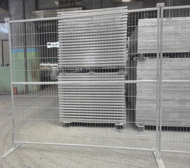Panneaux de clôture de sécurité temporaires VENTE DE PRINTEMPS dans Autres équipements commerciaux et industriels  à Ouest de l’Île - Image 4