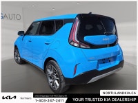 2025 Kia Soul EX Odometer is 6424 kilometers below market average! Ready for anything, from the stre... (image 1)
