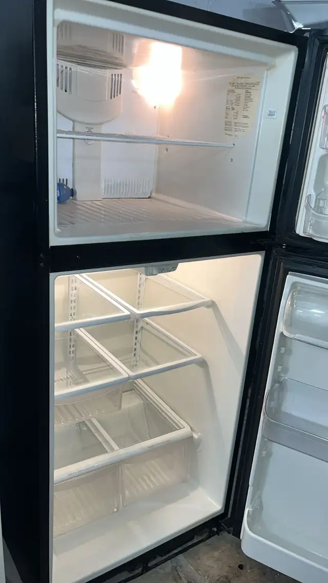 Frigidaire 30” Black Fully Tested  30-Day Warranty in Refrigerators in Kitchener / Waterloo - Image 4