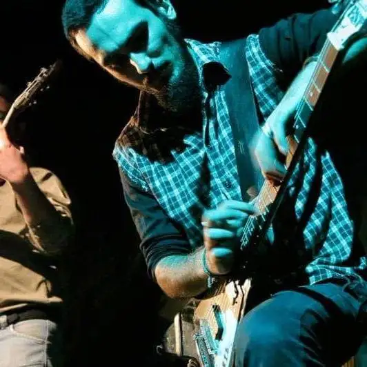 Guitar Lessons466866870231377920