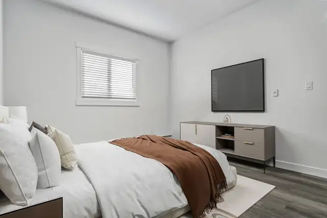2 Bedroom + DEN!!! South Edmonton!! ONE MONTH RENT FREE!! in Long Term Rentals in Edmonton - Image 5