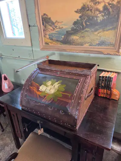 Unique piece to hide away all your little things! Measures 21" wide x 18" deep x 13" tall. Pick up h...