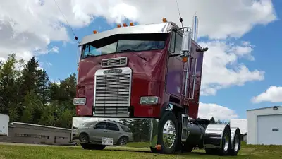 1989 Cabover Freightliner, 425 CAT avec Jake brake 15 overdrive, ratio 3.90, pneus neufs BF Goodrich...