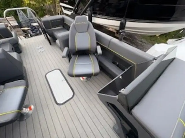 2025 Manitou Cruise 24 Switchback in Powerboats & Motorboats in Trenton - Image 4