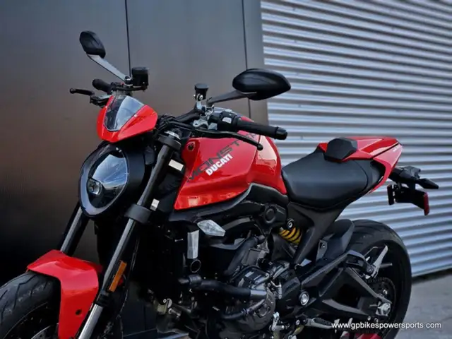 2023 Ducati Monster + Ducati Red in Sport Bikes in Oshawa / Durham Region - Image 13