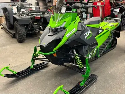 ?? Arctic Cat ZR 858 ATAC 2025 ?? en inventaire Démo 300KM 137 pouces de chenille 1.25 pouces de pal...