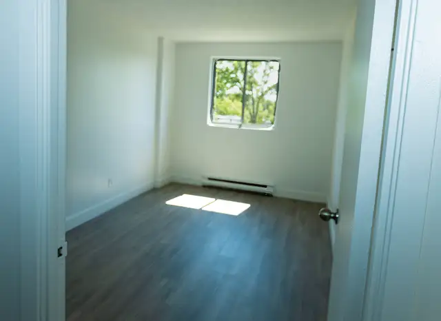 3 1/2 FOR RENT BOUCHERVILLE - CONCRETE BUILDING, ELEVATOR, ALL INCLUSIVE63417674750593124