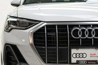 Get noticed in this beautiful Glacier White Metallic SUV! Treat yourself to the features you deserve... (image 2)