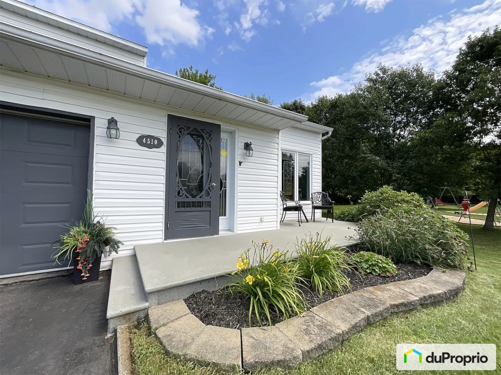 $575,000 - 2 Storey for sale in ND-Du-Mont-Carmel — photo 2