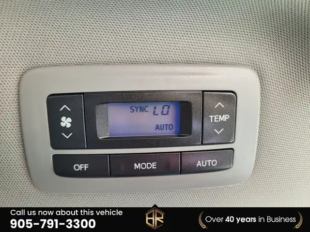 2018 Toyota Sienna LE | AWD | Power doors in Cars & Trucks in Mississauga / Peel Region - Image 45