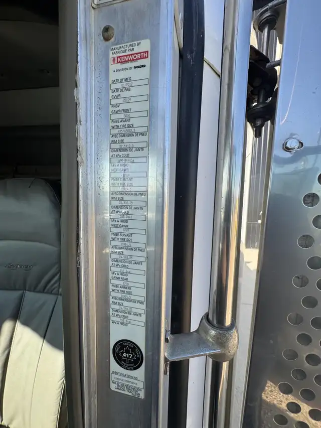 2013 KENWORTH C500 in Heavy Trucks in Kamloops - Image 32