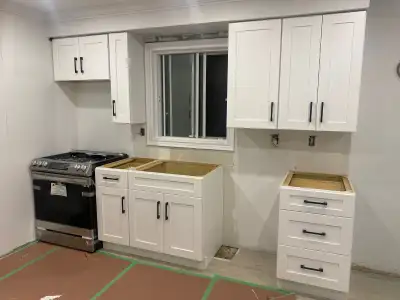 Kitchen Cabinets & Countertops • Wholesale Prices, Assembled or Unassembled • Premium Handles, Sinks...