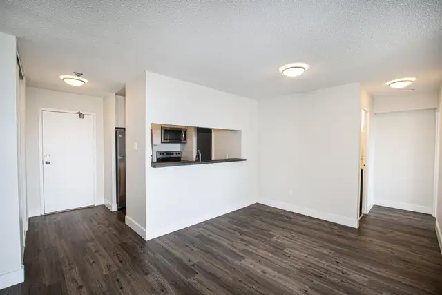 2 Bedroom Apartment for Rent - 190 Lees Ave63815814900353122