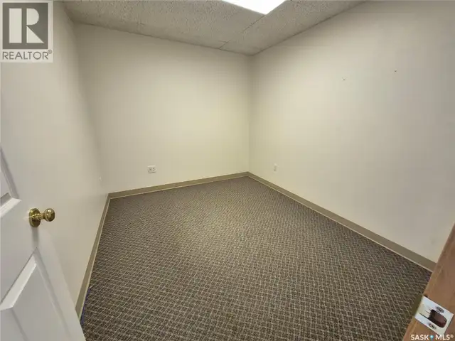 24 12th STREET NE Weyburn, Saskatchewan in Commercial & Office Space for Sale in Regina - Image 41