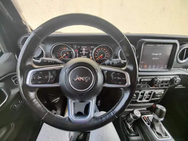 2020 Jeep Wrangler Unlimited Sahara 4x4 Sahara | 4WD | Leather in Cars & Trucks in Edmonton - Image 15