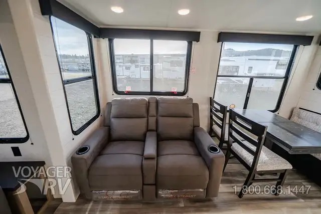 2026 Jayco Jay Flight 401FLTS Bungalow in Travel Trailers & Campers in Kelowna - Image 13