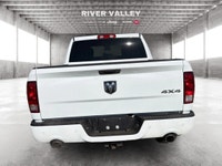 TRAILER HITCH, TRAILER SWAY CONTROL, ELECTRONIC STABILITY, HEATED DOOR MIRRORS, TILT STEERING WHEEL... (image 3)
