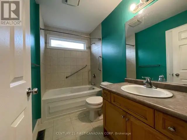 2052 BLACKWATER ROAD London North (North B), Ontario in Long Term Rentals in London - Image 13