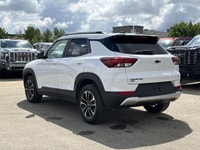 AMVIC Licensed Dealer * Blackout Package * Power Liftgate * HD Rear Vision Camera * Heated Seats & S... (image 5)
