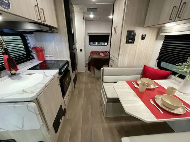 2026 EAST TO WEST Entrada 2200S in RVs & Motorhomes in Edmonton - Image 13