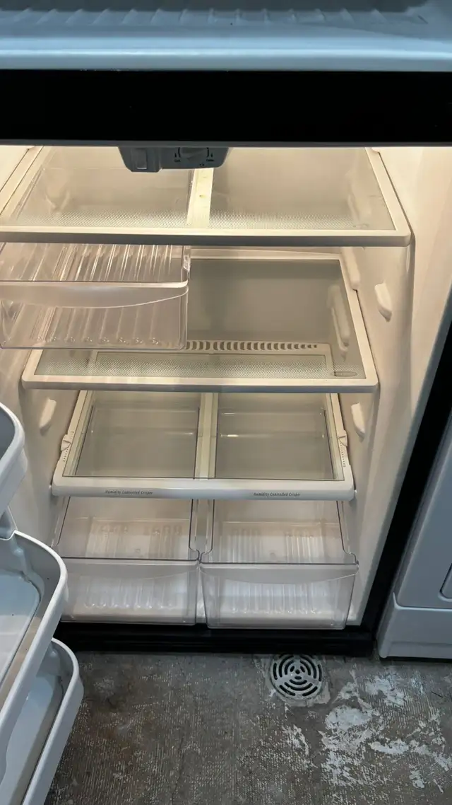 Frigidaire 30” Top Freezer Refrigerator30 Days Warranty in Refrigerators in Kitchener / Waterloo - Image 7
