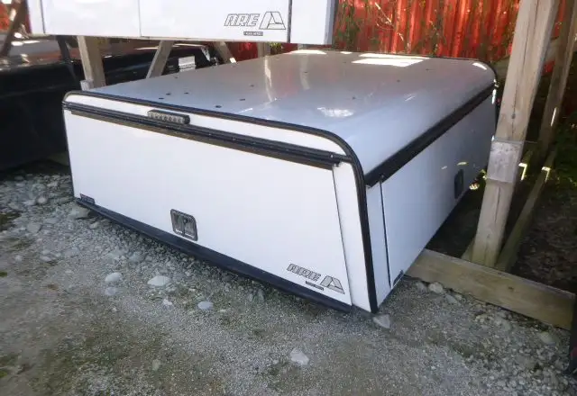 2014 - 2018 GMC Sierra or Chevrolet Silverado 6'6 White ARE in Other Parts & Accessories in Kitchener / Waterloo - Image 2