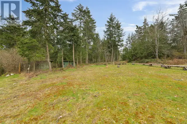 300 Bonsai Pl Qualicum Beach, British Columbia in Houses for Sale in Parksville / Qualicum Beach - Image 36