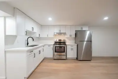 Lower - Walk Out Unit - 75 Wright Cresent, Bolton