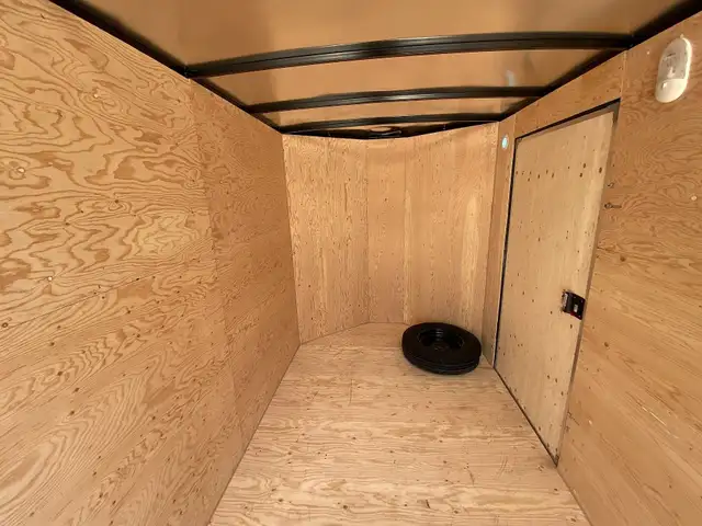 2026 Royal Cargo LCHT35-614V-78 Enclosed Cargo Trailer in Cargo & Utility Trailers in Edmonton - Image 6