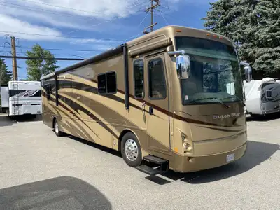 The 2007 Newmar Dutch Star 4023 combines classic craftsmanship with reliable performance. Built on a...