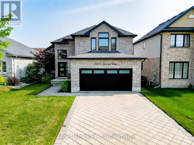 Offered for the first time by the original owner. Welcome to Andover Trails, one of South London's m...