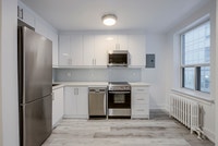 Fully renovated 1 Bedroom Apartment for Rent in the Heart of Midtown Toronto steps to transit, shopp... (image 5)