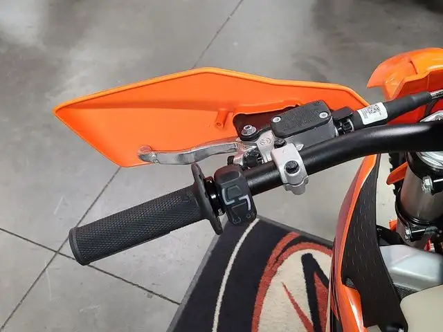 2025 KTM XC 250 F in Dirt Bikes & Motocross in Calgary - Image 13