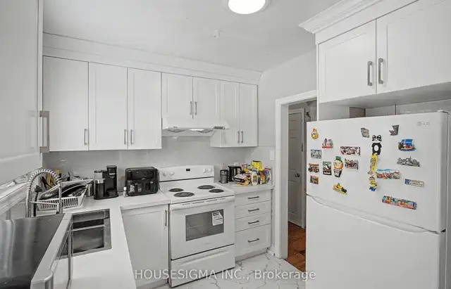 Room for rent in Room Rentals & Roommates in City of Toronto - Image 3