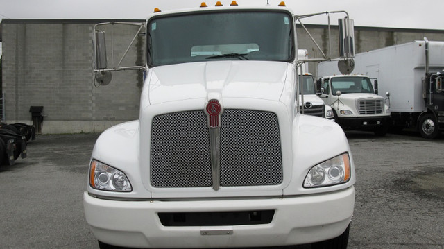 2016 Kenworth T370 Day Cab in Heavy Trucks in Burnaby/New Westminster - Image 2