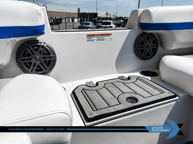 2023 STARCRAFT SVX 211 OB 140hp deck boat bateau Ponte in Powerboats & Motorboats in Laval / North Shore - Image 25