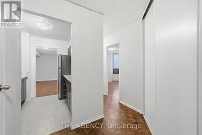 Welcome to The Crossways - perfectly positioned between the Junction Triangle and High Park. This su...