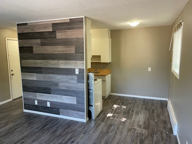 506 Balmoral - 1 BR available NOW! 2