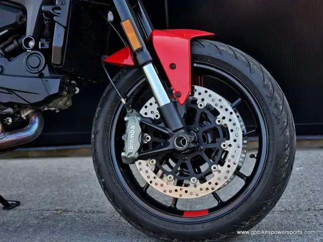2023 Ducati Monster + Ducati Red in Sport Bikes in Oshawa / Durham Region - Image 8