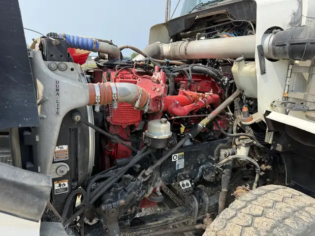 2010 KENWORTH T800 in Heavy Trucks in Saskatoon - Image 10