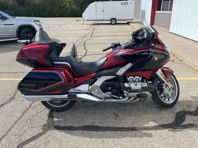 2018 Honda GL1800DAN Gold Wing Tour DCT Airbag GOLD WING TOURER  in Sport Touring in Guelph - Image 5