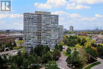 Welcome to this Spacious 2-bedroom unit plus den! Enjoy sun filled apartment with large windows and...