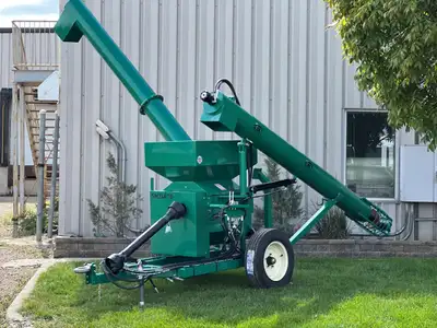 *New* SvenMill 24 PTO Roller Mill with 10” Load and Unload Augers Regular Price $34,995.00 On Sale f...